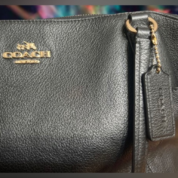 Coach Black Tote Bag with Spacious Design and Sturdy Handles - Picture 10 of 10